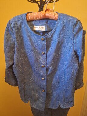 Brownstone Studio New York 2-piece blue jersey feel Versatile Suit, 14p